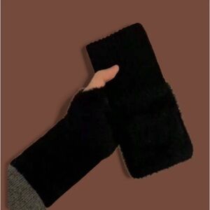 Chic Black Knit Fingerless Gloves